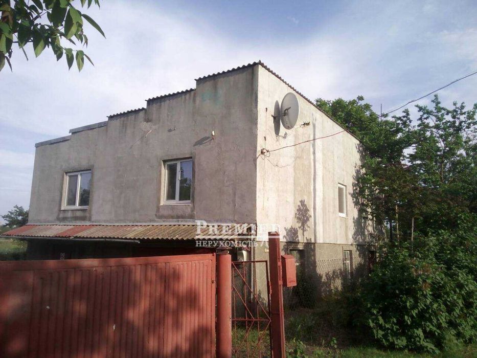 Продам 2-х поверховий будинок