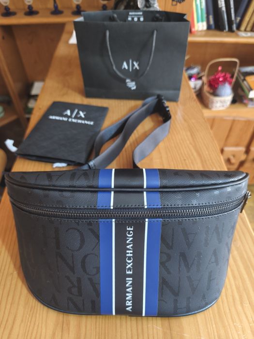 Armani Exchange Mala de Cintura , Peito .