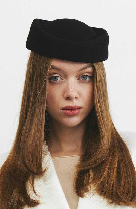 Жіночий фетровий капелюх пілотка з вовни ZUFI