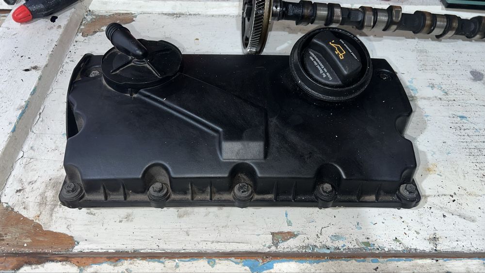 Клапана кришка ваг 1.9 д