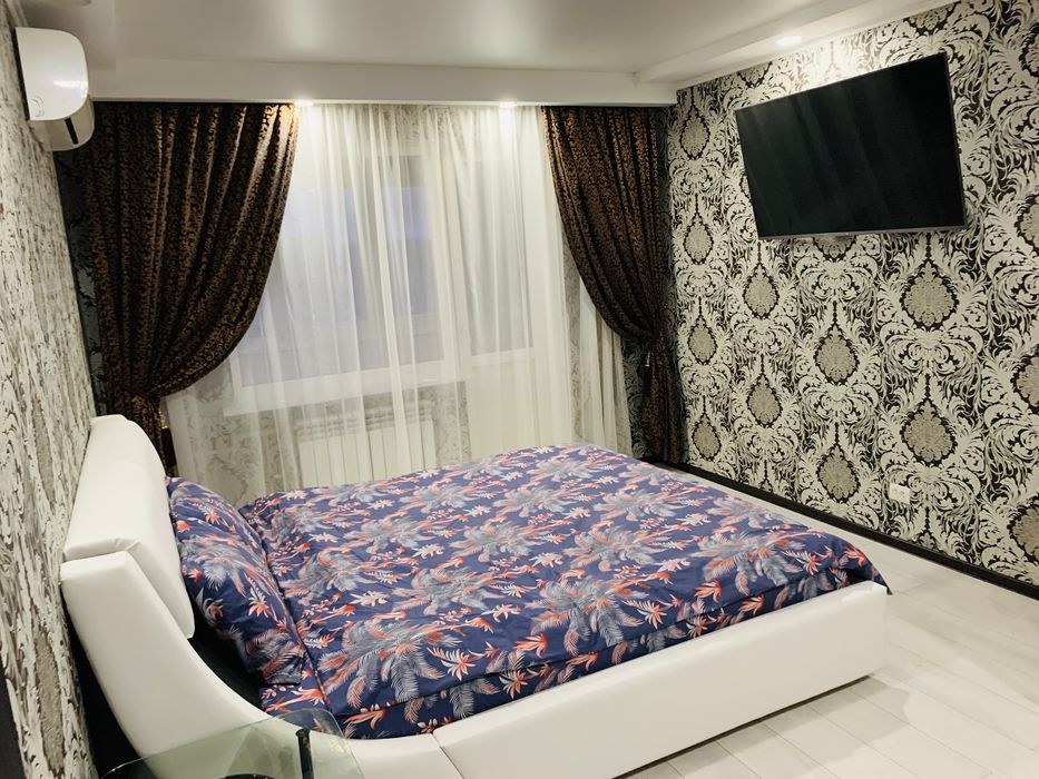 Посуточно- почасово 1-2ком.квартира Хортицкий район(Бабурка)