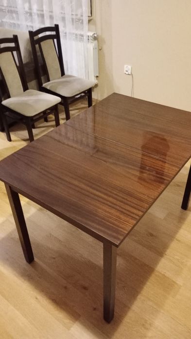 Stół na wysoki połysk