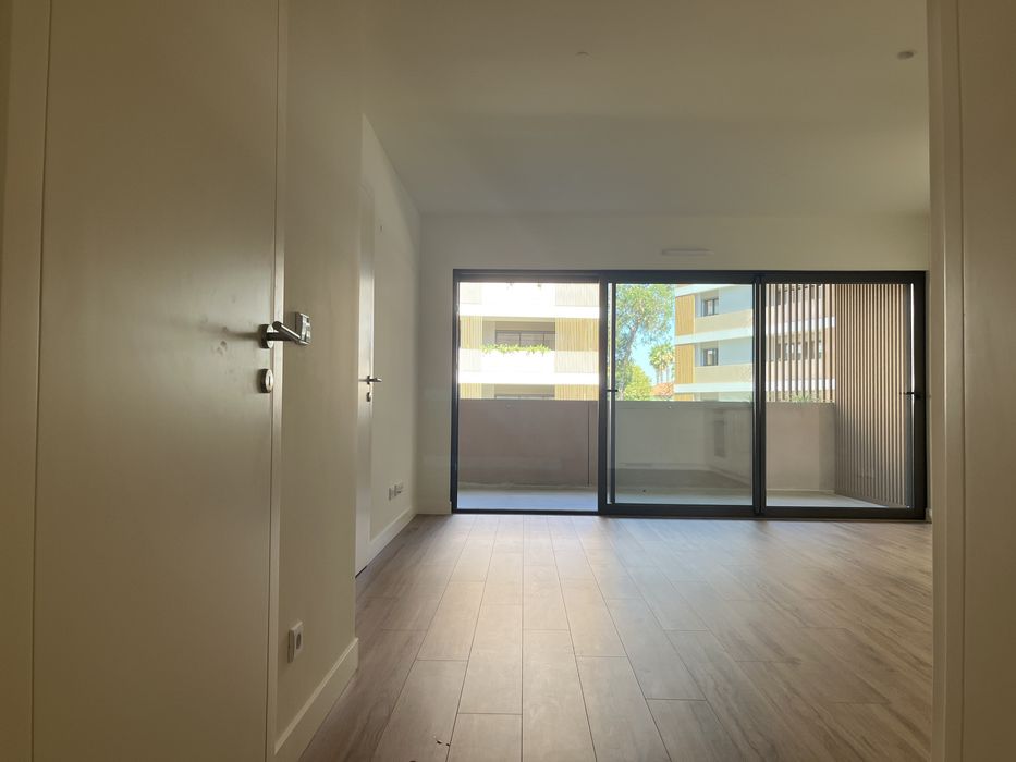 T1 Novo com Piscina e Varanda - Telheiras