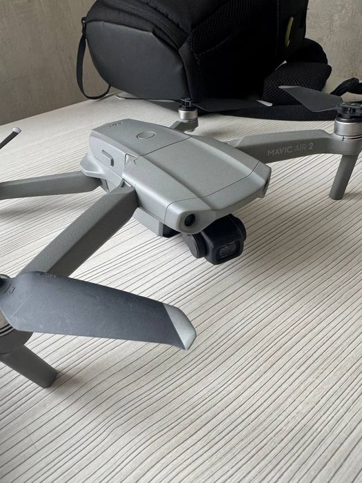 Дрон DJI Mavik Air 2  Fly More Combo