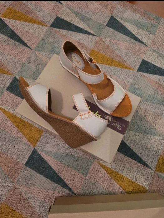 Clarks t.37 em caixa