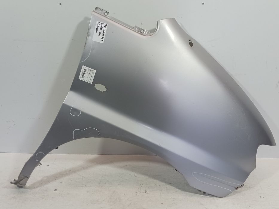 Guarda-lamas direito HYUNDAI H-1 / Starex (A1)