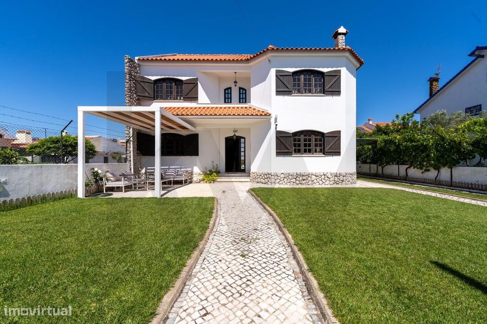 A Casa para Todas as Fases da Vida: Moradia T4+1 no Centro da Moita