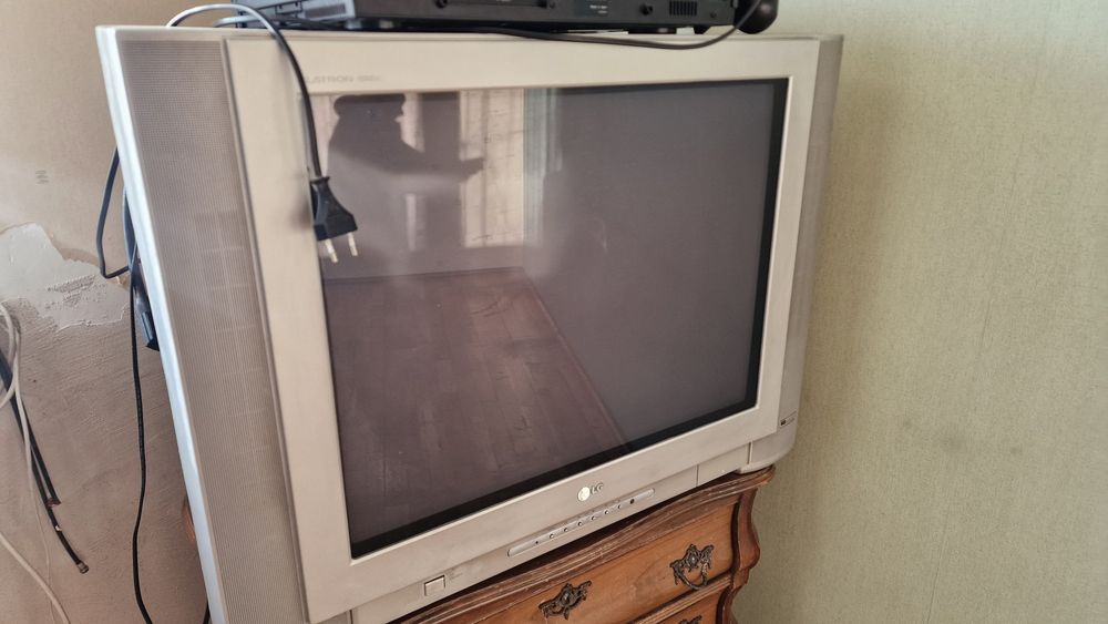 Telewizor LG RE-29FA33X  + pilot gwarancja rozruchowa