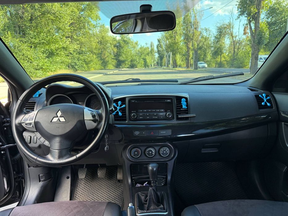 Продам Mitsubishi LANCER