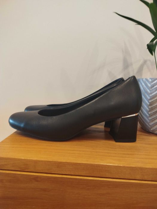 Czarne buty, rozmiar 38