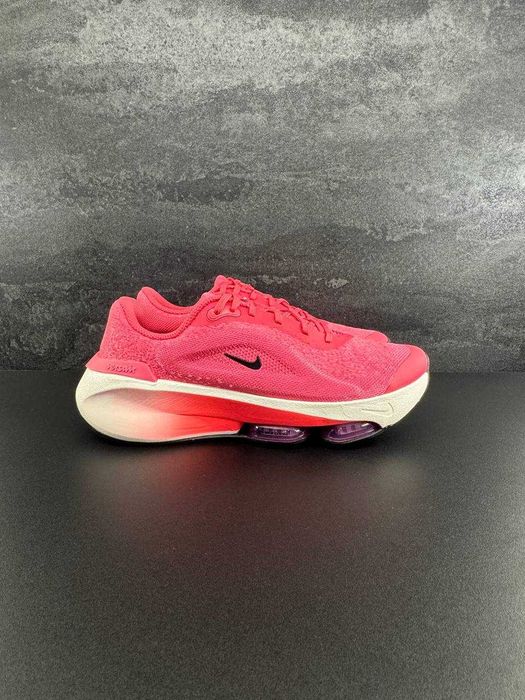 Жіночі кросівки Nike Versair DZ3547-602 (38, 38,5)