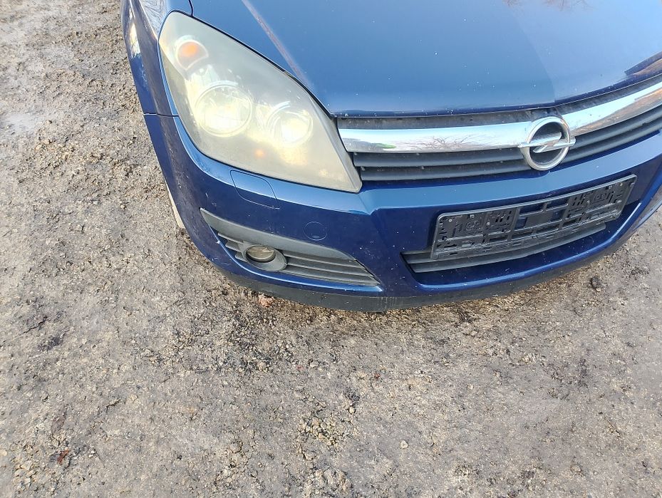 Zderzak przód opel astra h z21b