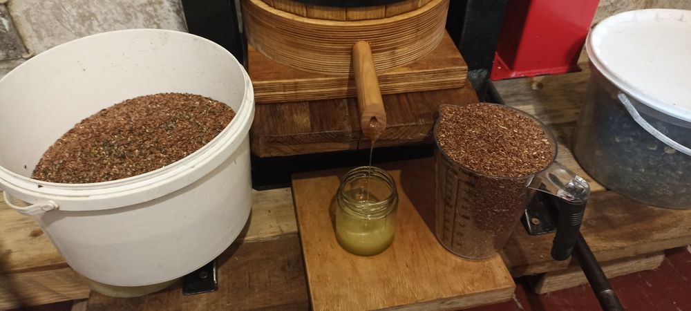 Олія сиродавлена лляна ,олія льону ,олія з насіння льону