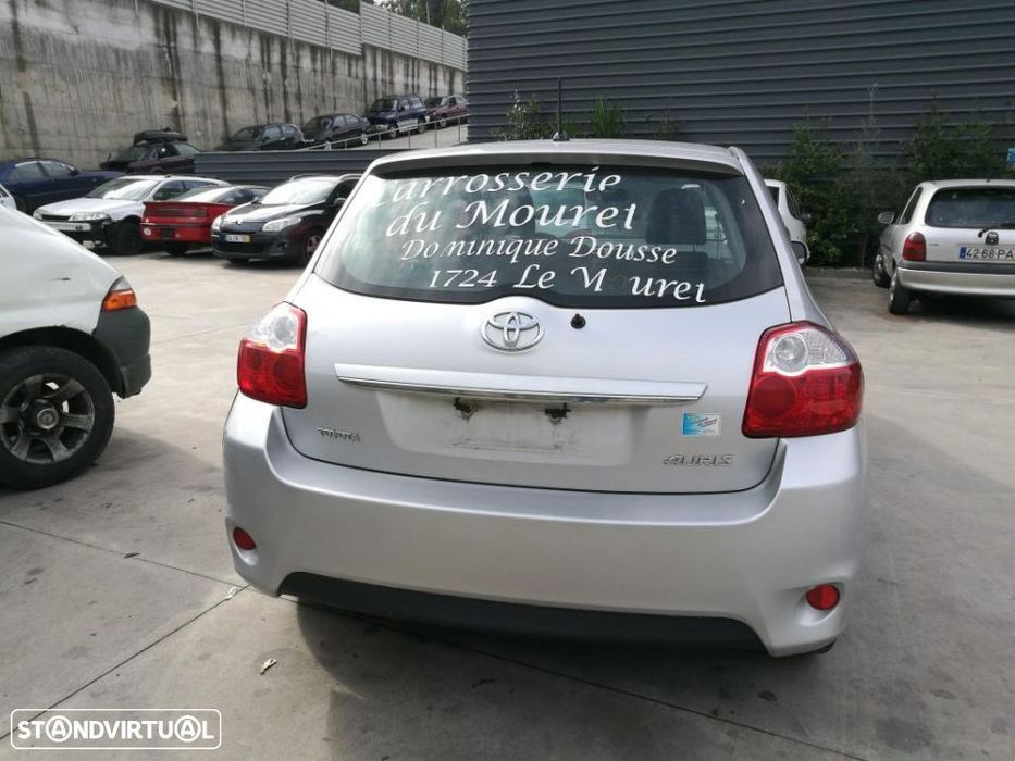 Toyota Auris 1.6 vvti de 2011 +para peças
