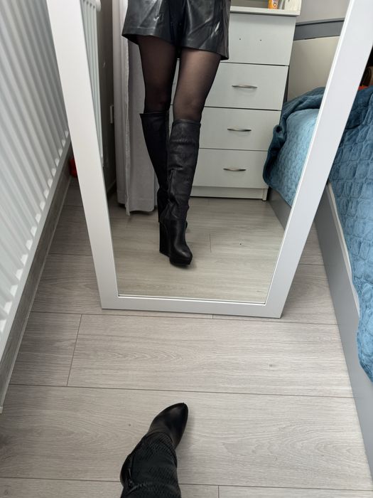 Шкіряні високі чоботи, розмір 35