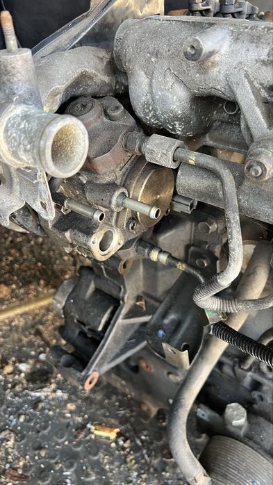 Розбираю двигун мазда 2.0 д RF5C