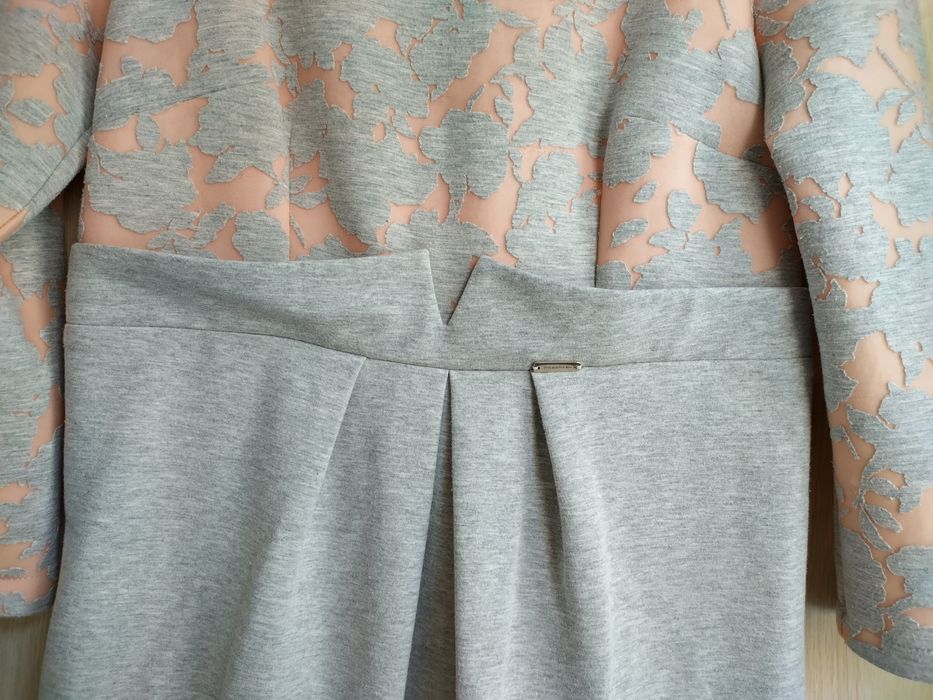 Szara pudrowo różowa sukienka ciążowa z koronką Happymum rozmiar S