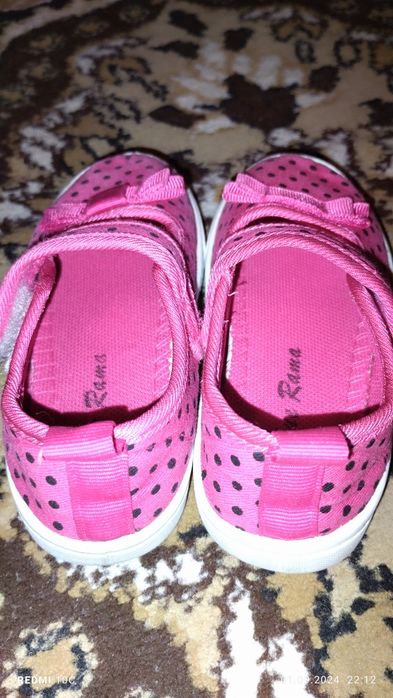 Продам кеди для дівчинки