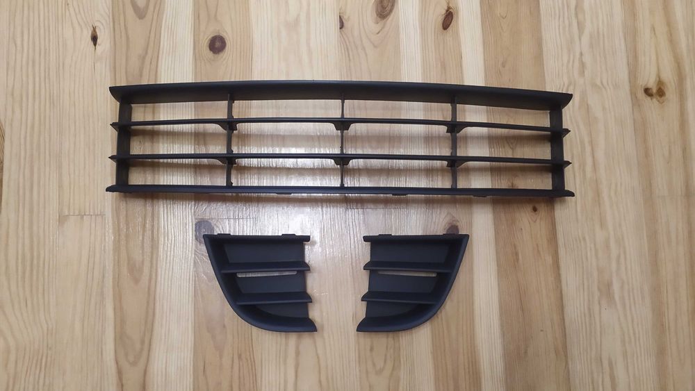 Решетка Заглушка в бампер SuperB,Octavia A7,Octavia A5,Tour,Fabia,Audi