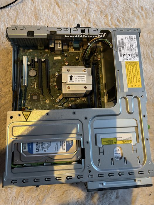 Komputer Fujitsu Esprimo E700 E85+