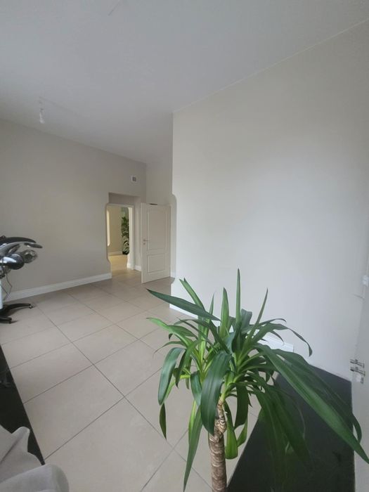 Podnajmę pomieszczenie