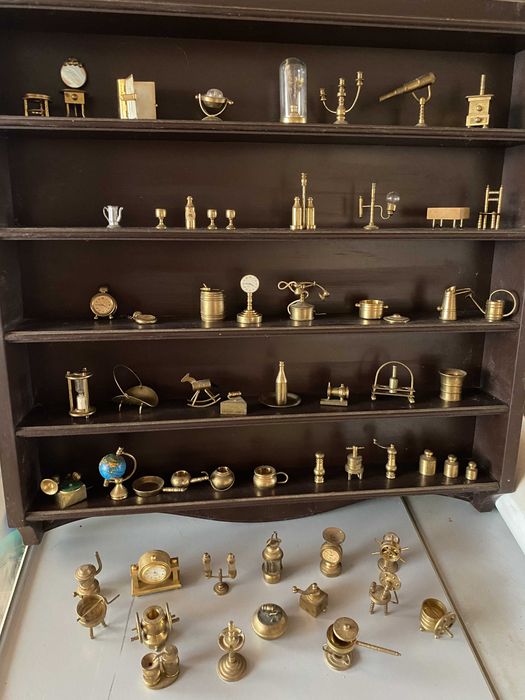 Mini Museu com 62 peças em cobre