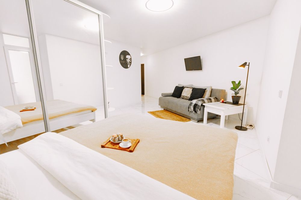 Black&White Нова стильна квартира вул.Київська новий мкрн. Подобово