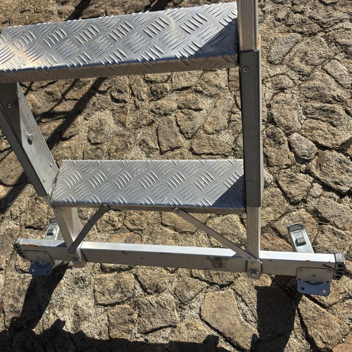 Escadote aluminio