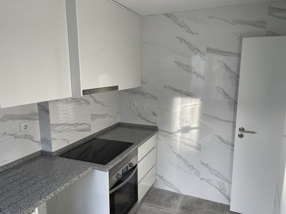 Alugo apartamento T2 Queluz