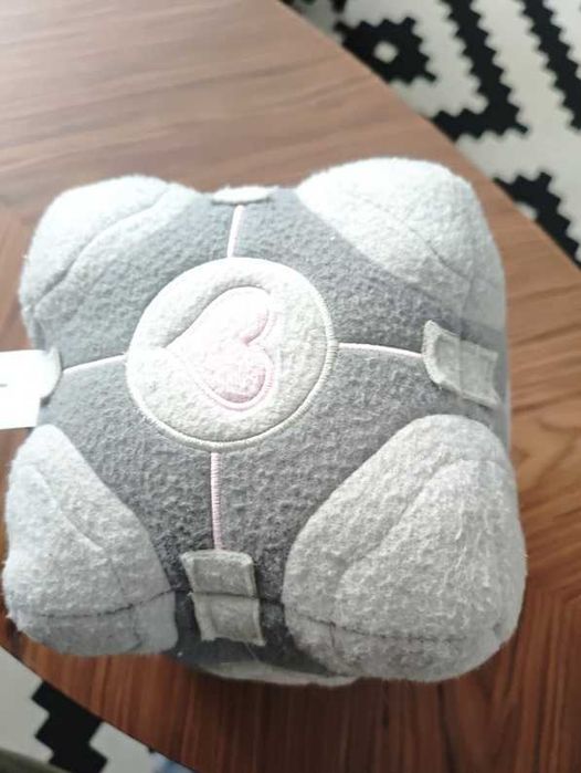 Valve Store 2010 Plush Companion Cube 15x15x15 cm PORTAL, KOSTKA