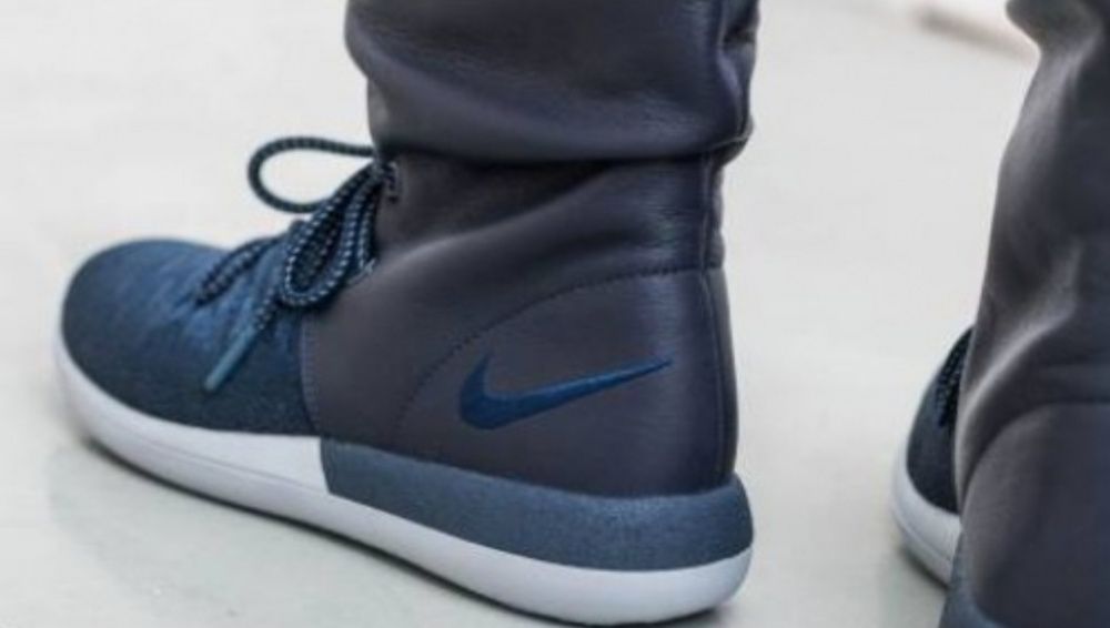 Nike w roshe two hi flyknit hotsell