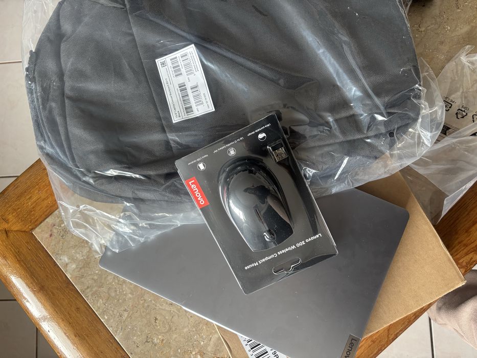 Lenovo IdeaPad Slim 3 – 16GB RAM / 512GB SSD – Como Novo