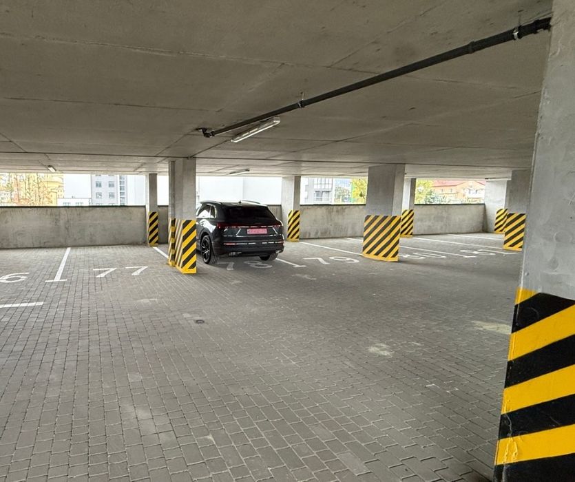 Продаж паркомісця 14 м2 в паркінгу вул. Городоцька, 226 Resident Hall