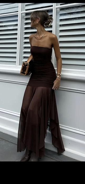 Шикарна сукня коричневого кольору