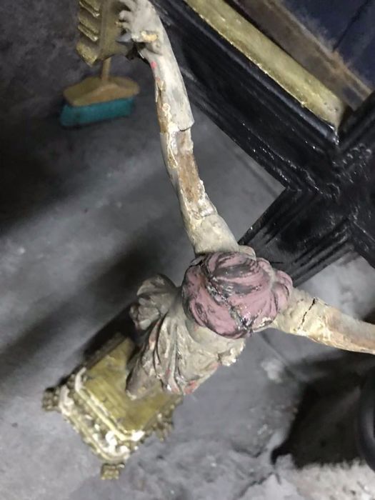 Cristo em madeira crucificado (antiguidade)