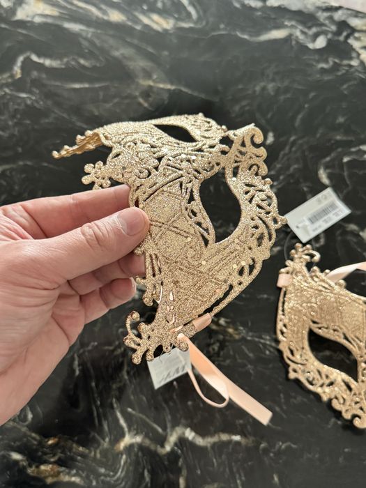 Maska karnawałowa 2 szt nowe za 50 zl