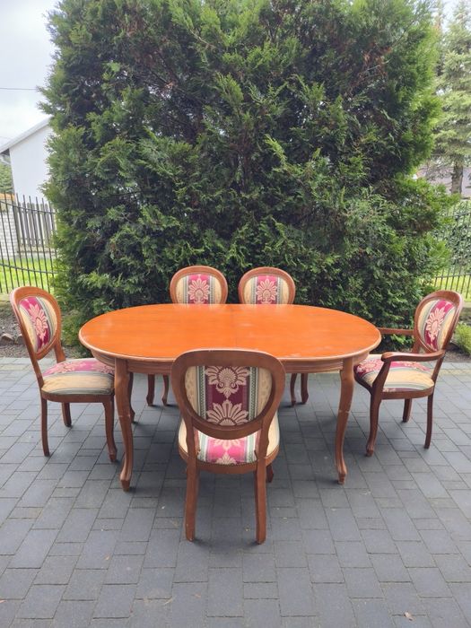 Zestaw stół i krzesła stylizowane stan uzywany