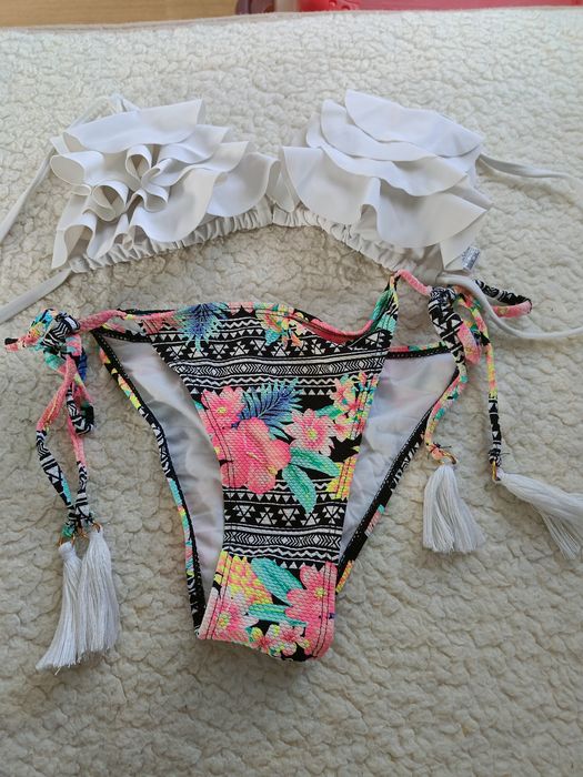 Bikini, kostium kąpielowy.