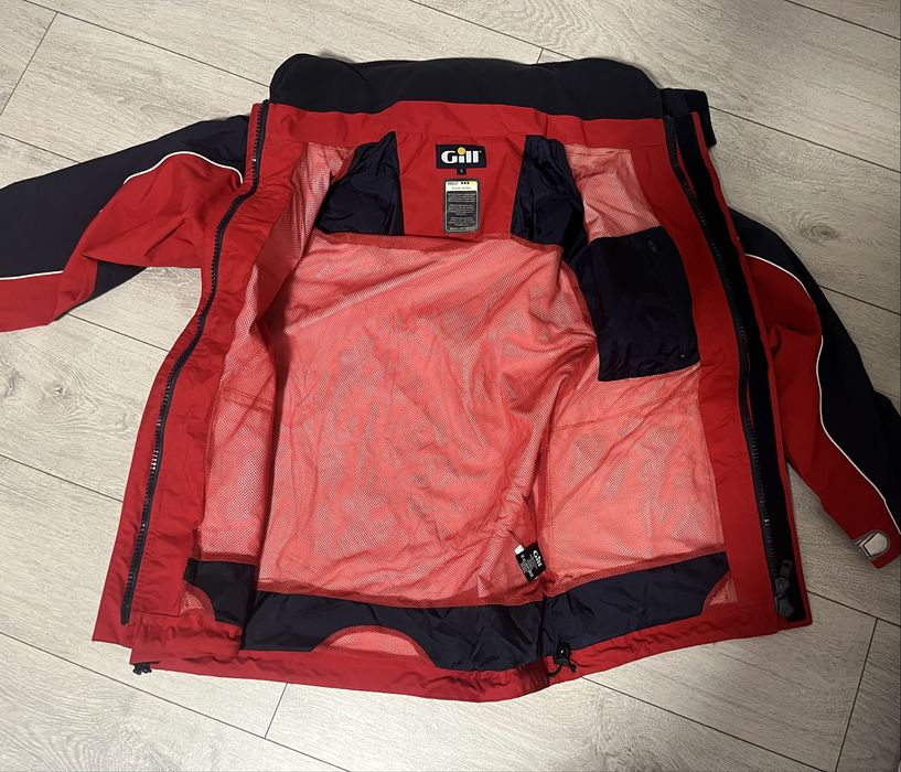 Męska kurtka żeglarska GILL czerwona z kapturem, wodoodporna,rozmiar S