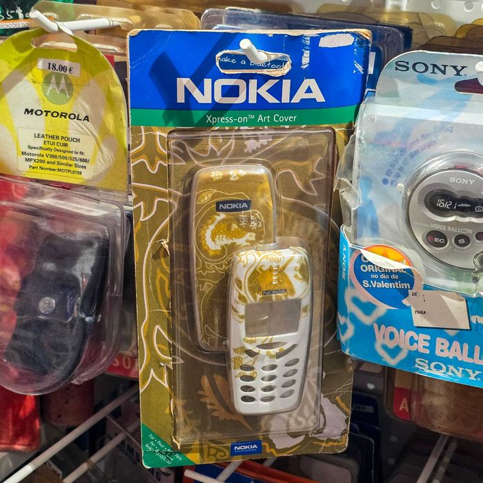 Capa Original Nokia Xpress-on Art Cover “Myth” – Para Nokia 3310 /3330