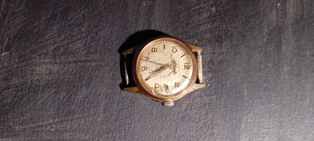 Stary  zegarek  damski  Atlantic