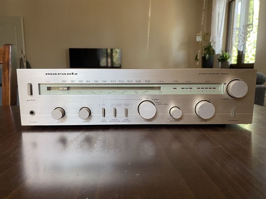Amplituner Marantz SR220L