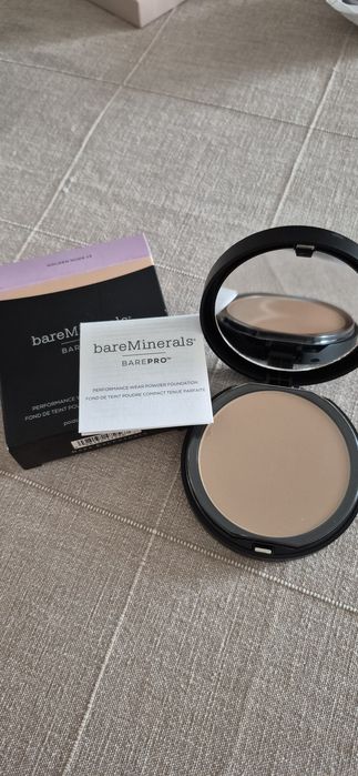 Podkład barepro firmy bareMinerals