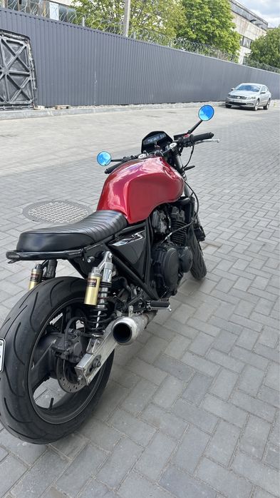 Honda CB400 SF Cafe racer