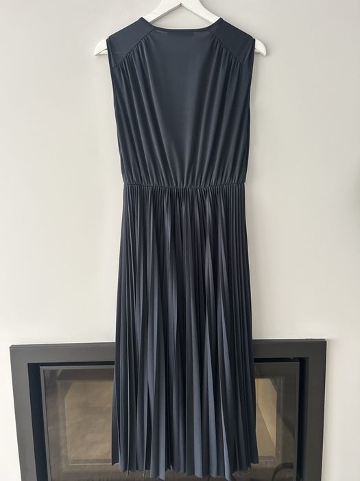 Vestido Marella azul escuro plissado