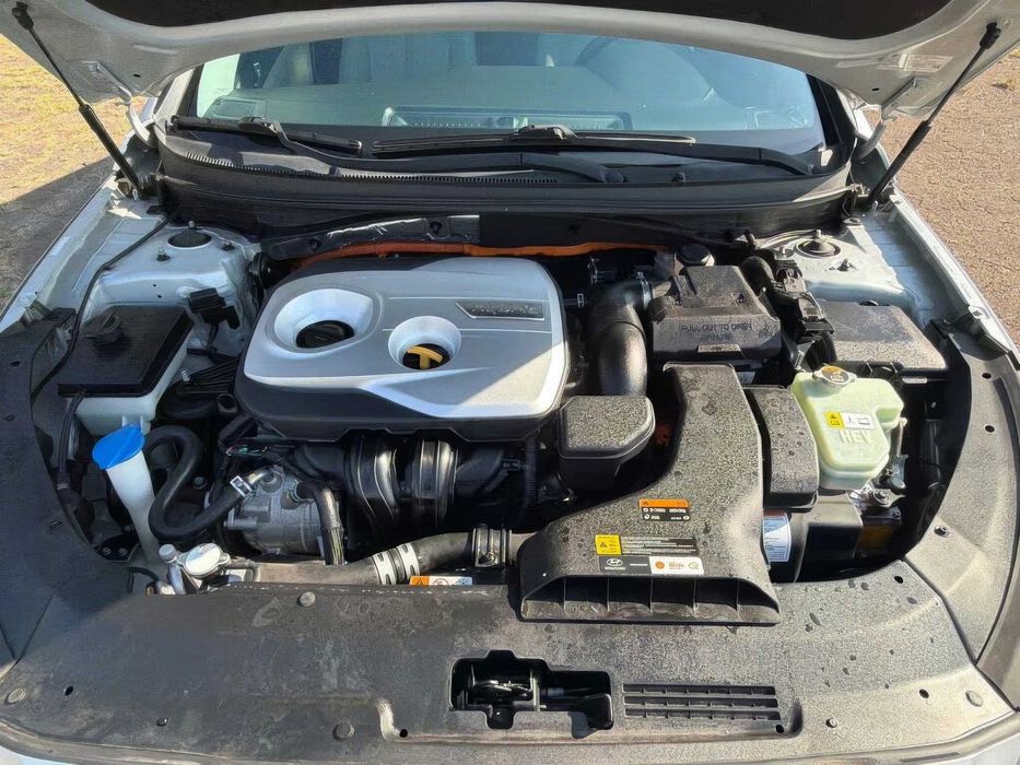 Hyundai Sonata Hybrid Limited      2017