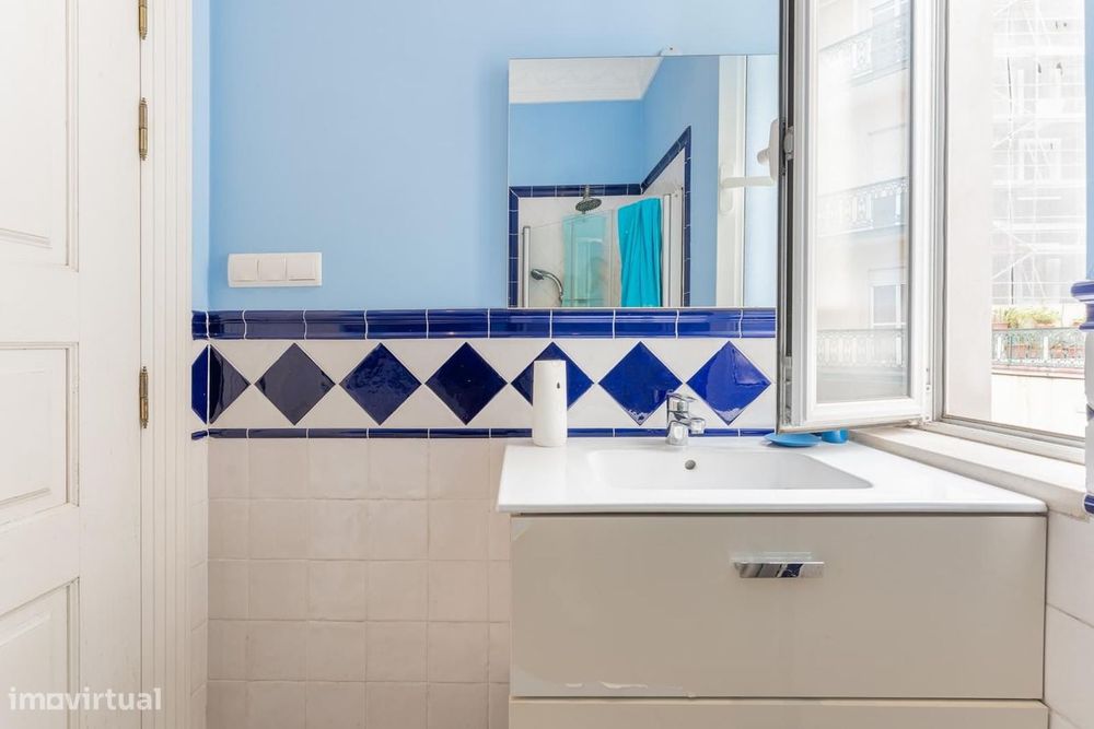 Moradia T4 + 1 com piscina, Pena, Lisboa