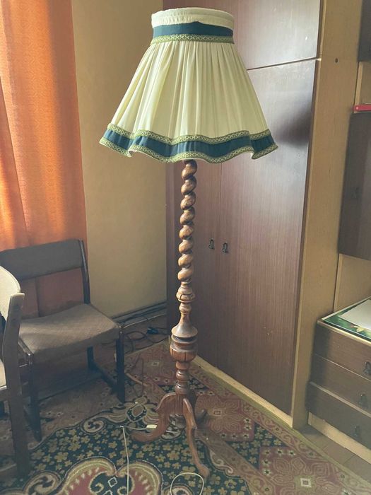 Lampa stojąca podłogowa egzotyczne drewno abażur PRL
