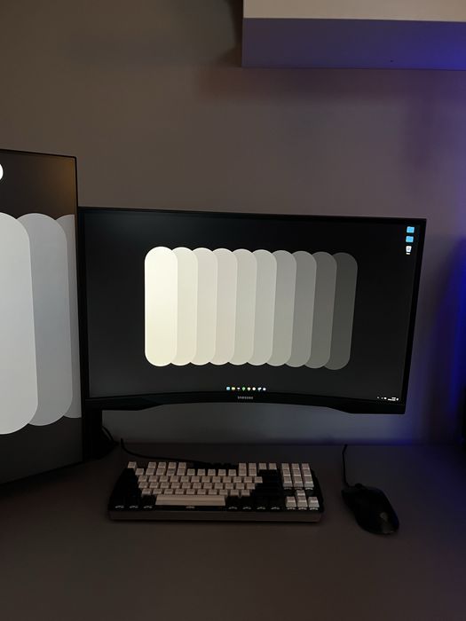 Monitor samsung 27’, 1440p, 144hz