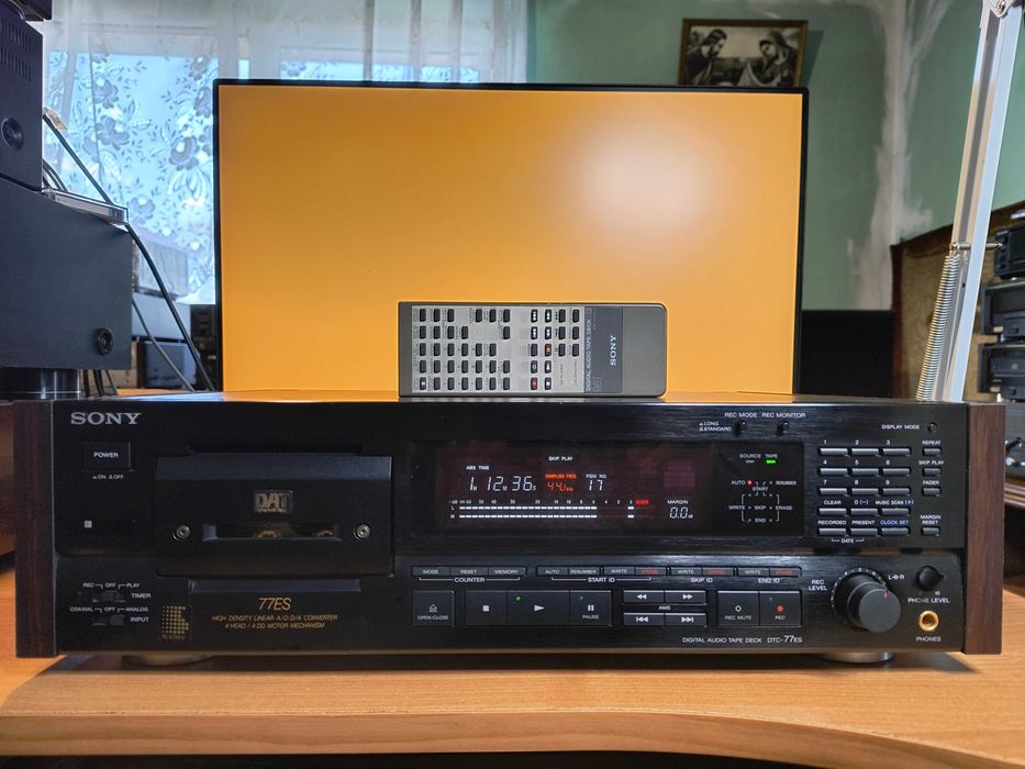 Sony DTC-77ES Magnetofon Dat tylko 187h przebiegu + pilot